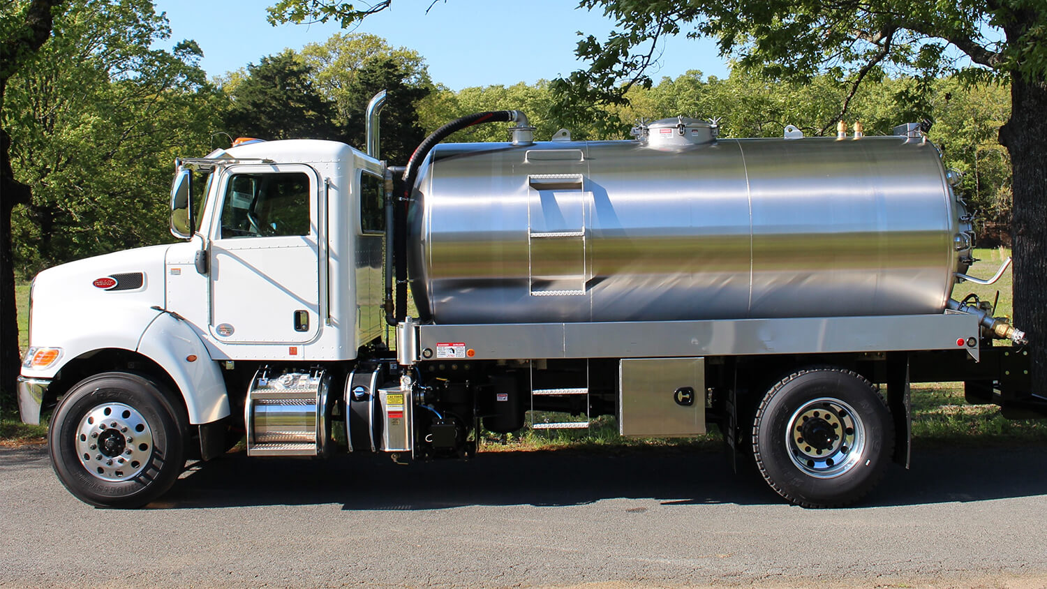 Custom 33000 GVW 2500 Peterbilt 0420