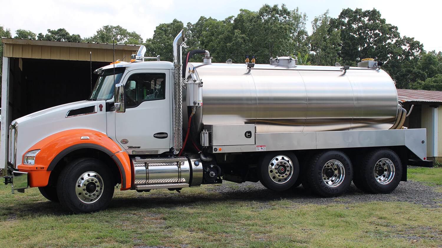 Septic Truck 3600 KW T880 0319