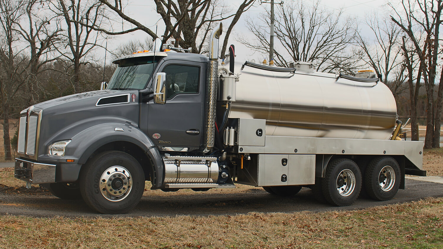 Septic Truck 3600 KW T880 1118